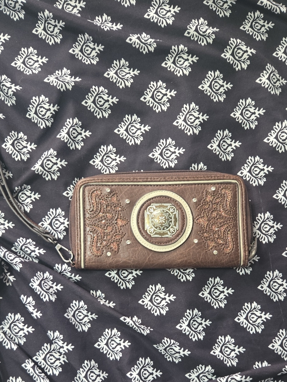 Justin Boots Concho Wallet  Zip Around Removal Wrist Strap Inlay & Rhinestones